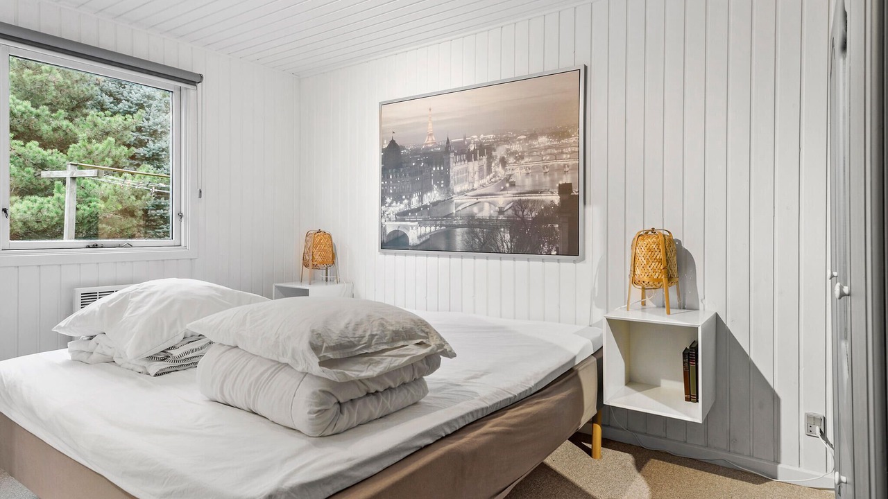 Photo of Others in Hou