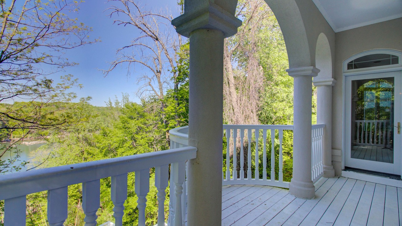 Photo of Patio Balcony in McLean