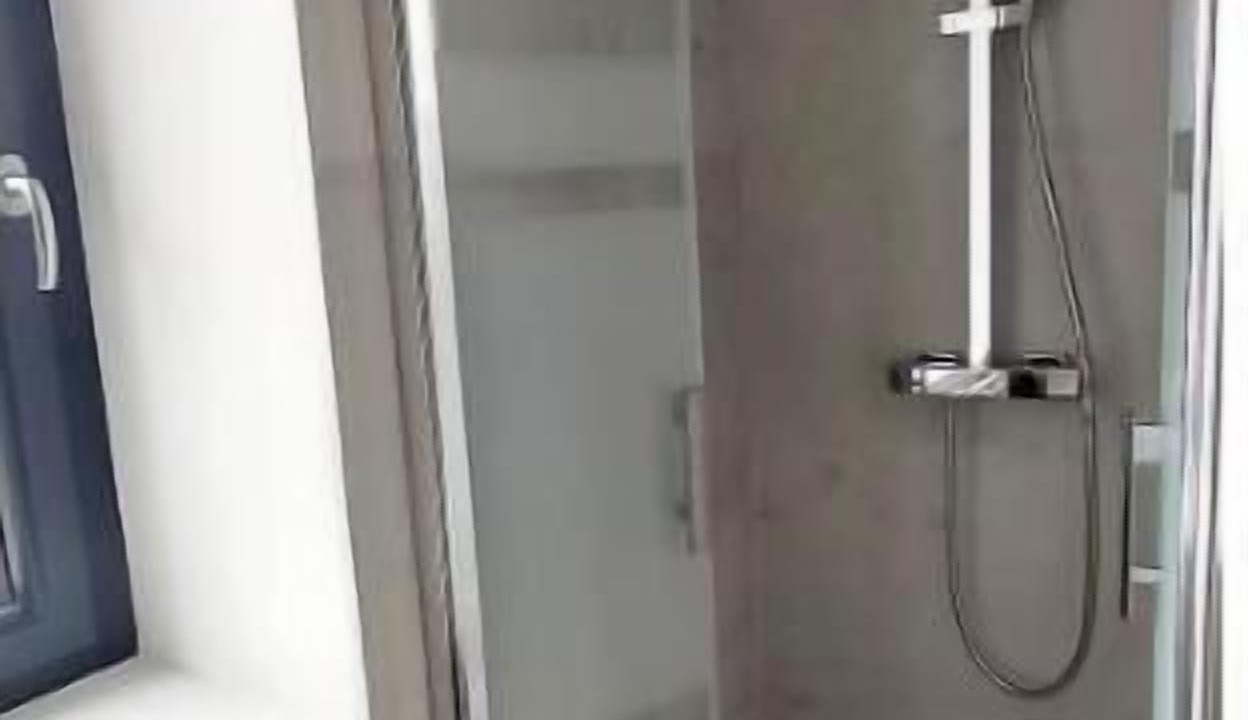 Photo of Bathroom in Bully