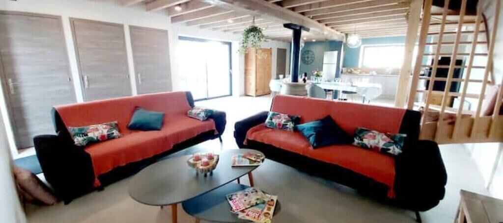 Photo of Livingroom in Bully