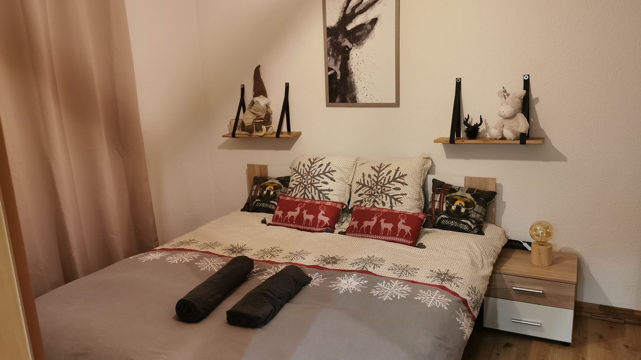 Photo of Bedroom in Lens