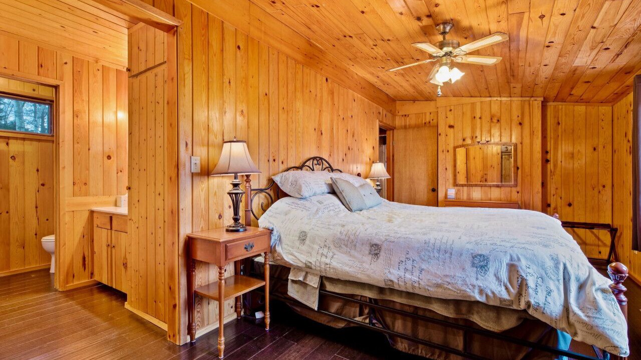 Photo of Bedroom in Crosslake