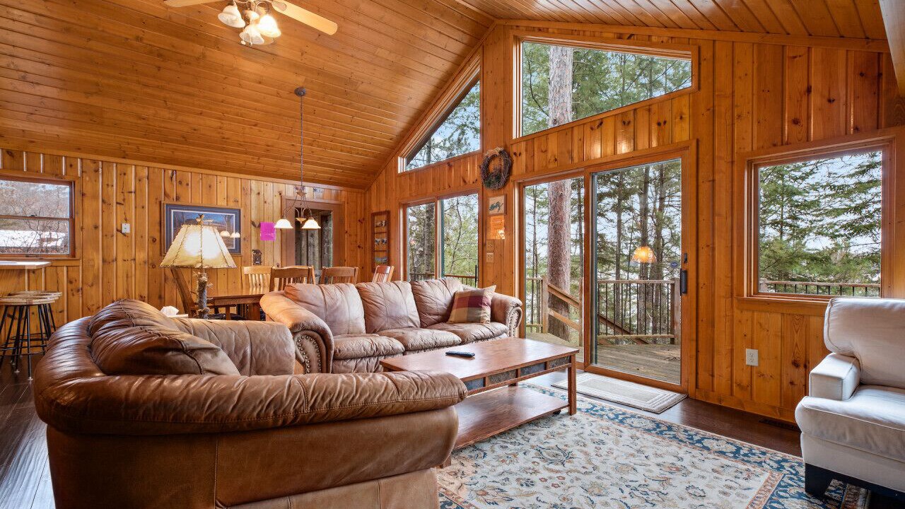 Photo of Livingroom in Crosslake