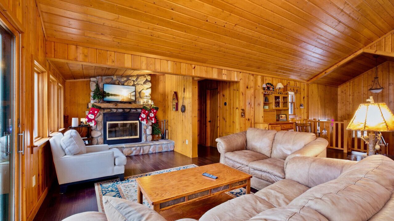 Photo of Livingroom in Crosslake