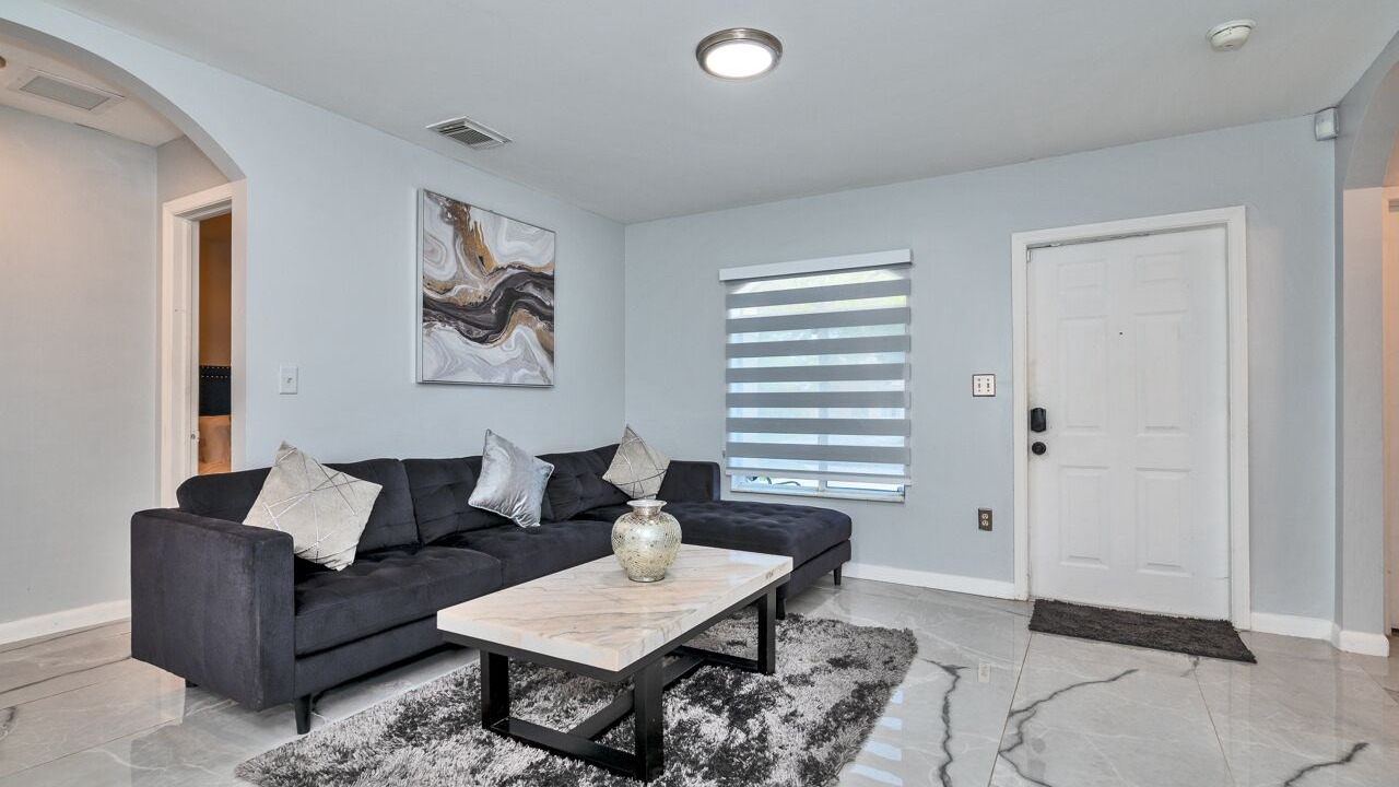 Photo of Livingroom in Miami Gardens