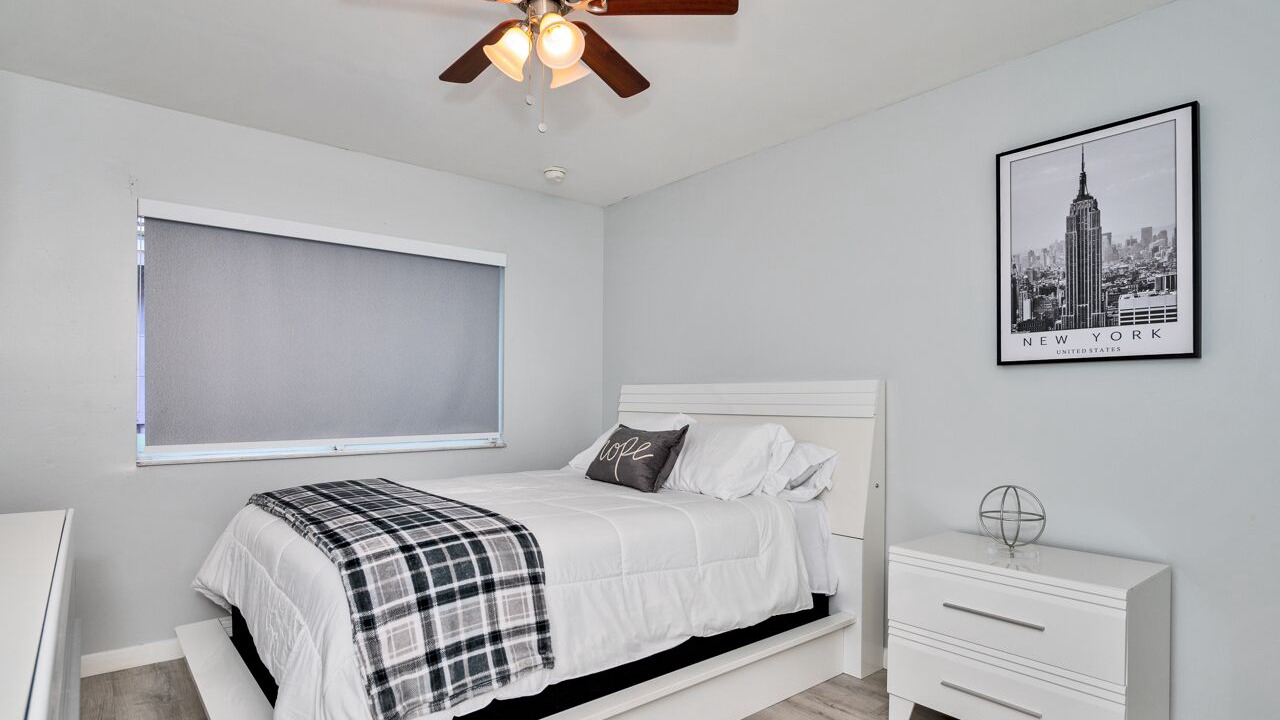 Photo of Bedroom in Miami Gardens