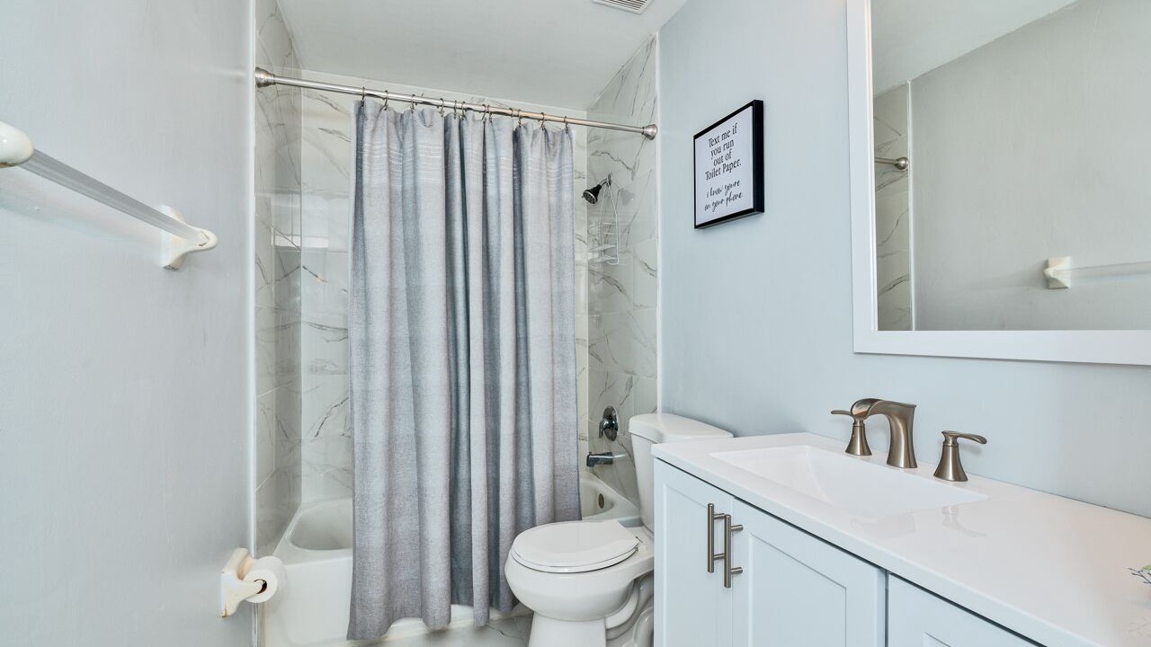Photo of Bathroom in Miami Gardens