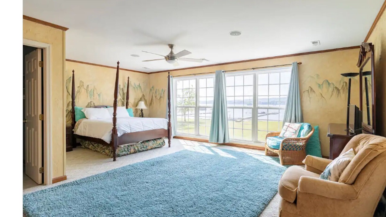Photo of Bedroom in Guntersville