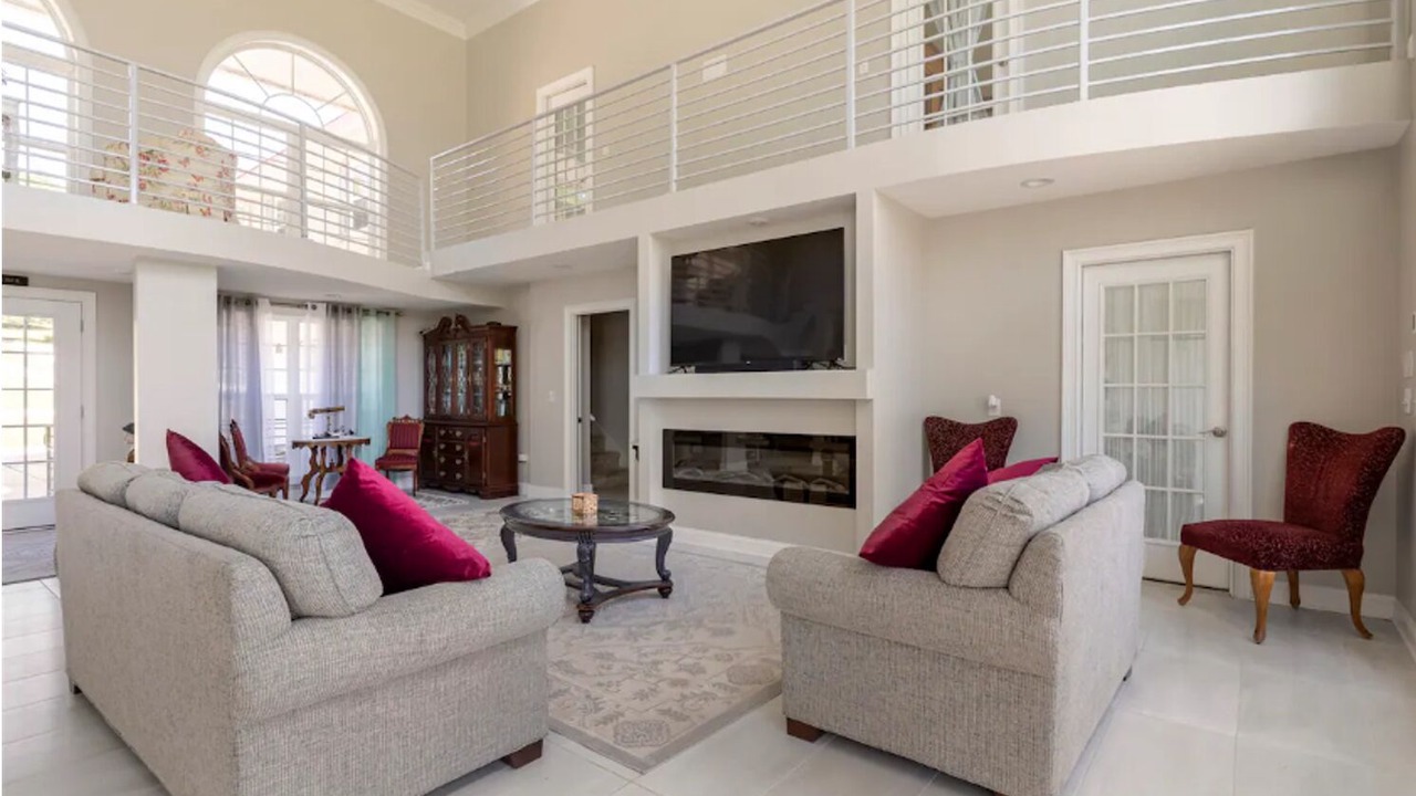 Photo of Livingroom in Guntersville