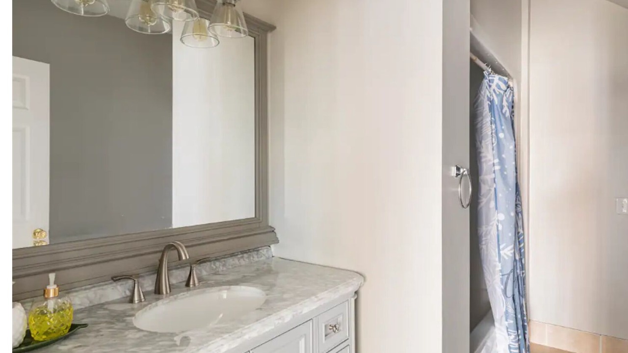 Photo of Bathroom in Guntersville