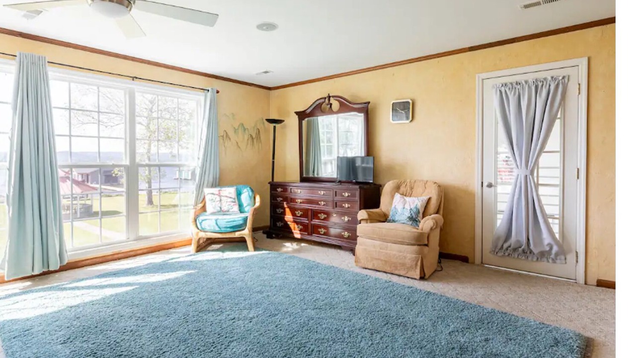 Photo of Livingroom in Guntersville