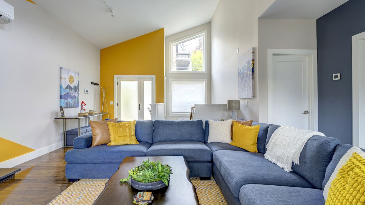 Photo of Livingroom in Northside