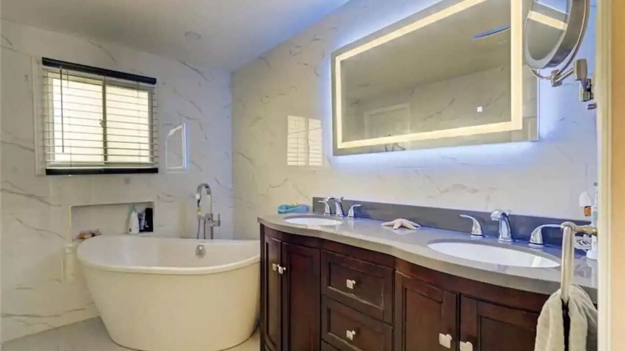 Photo of Bathroom in White Oaks