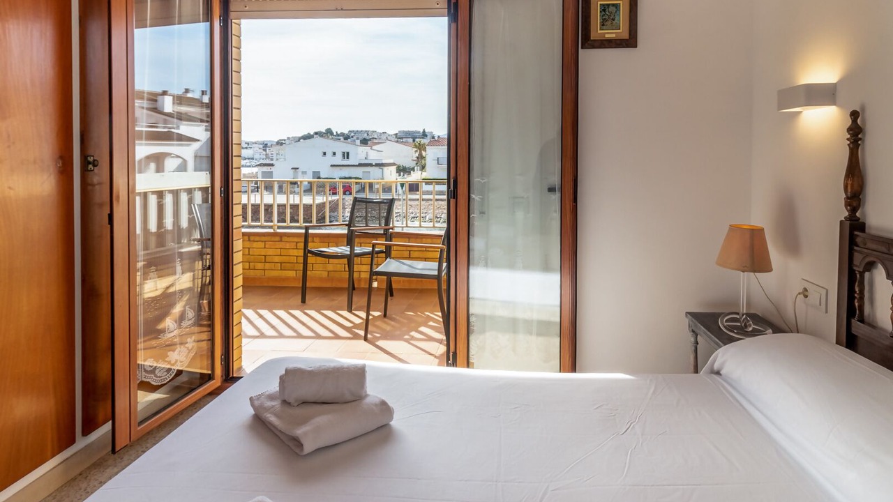 Photo of Bedroom in Llanca