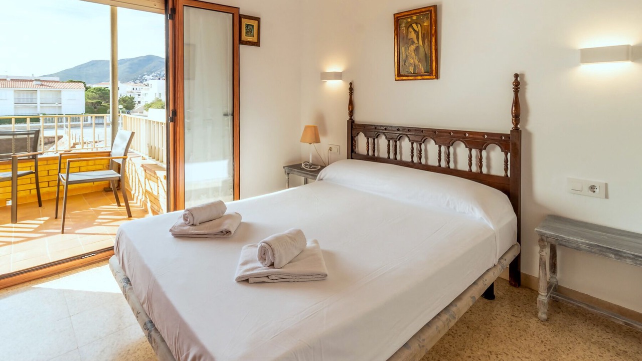 Photo of Bedroom in Llanca