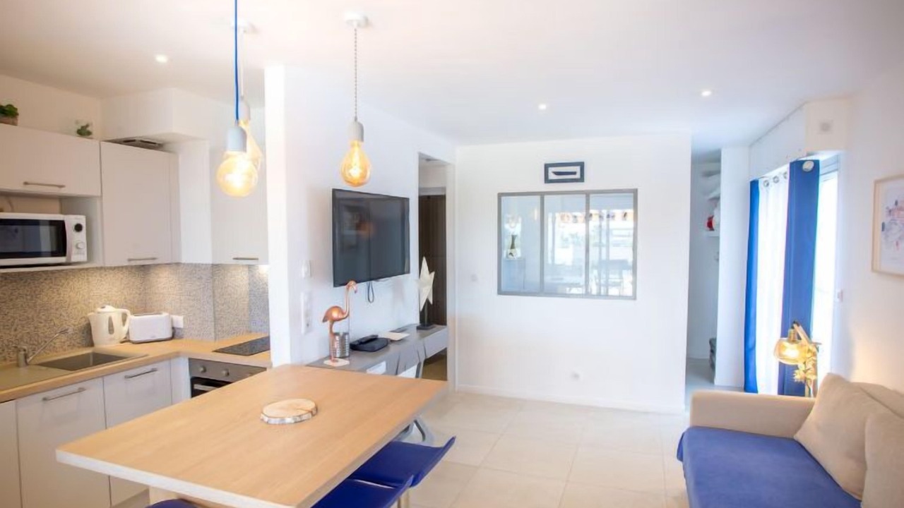 Photo of Bedroom in Hyeres