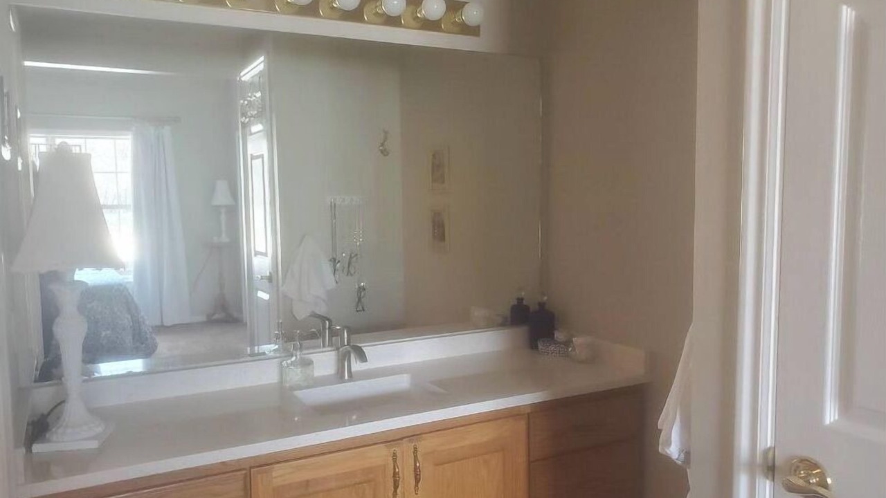 Photo of Bathroom in Midway
