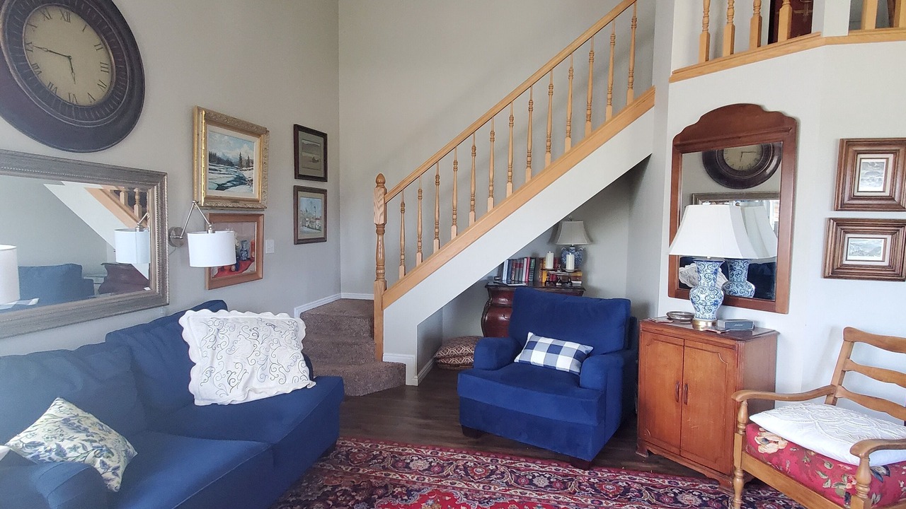 Photo of Livingroom in Midway