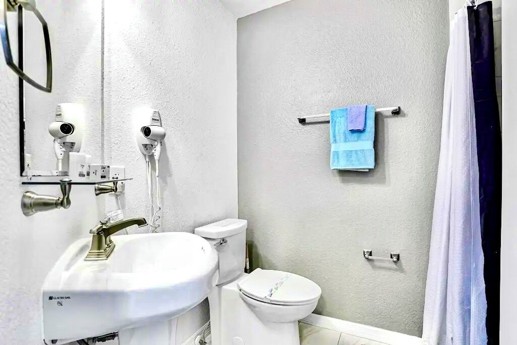 Photo of Bathroom in Lake Berkley