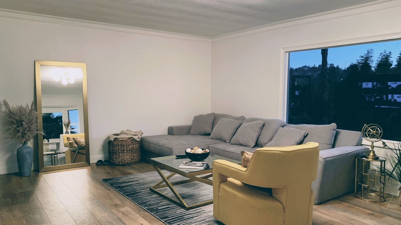 Photo of Livingroom in Woodland Hills