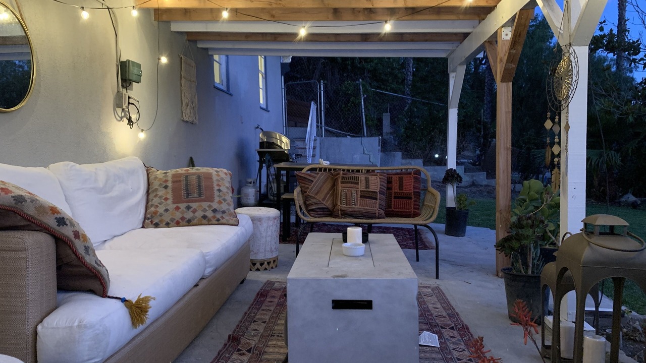 Photo of Outdoor in Woodland Hills