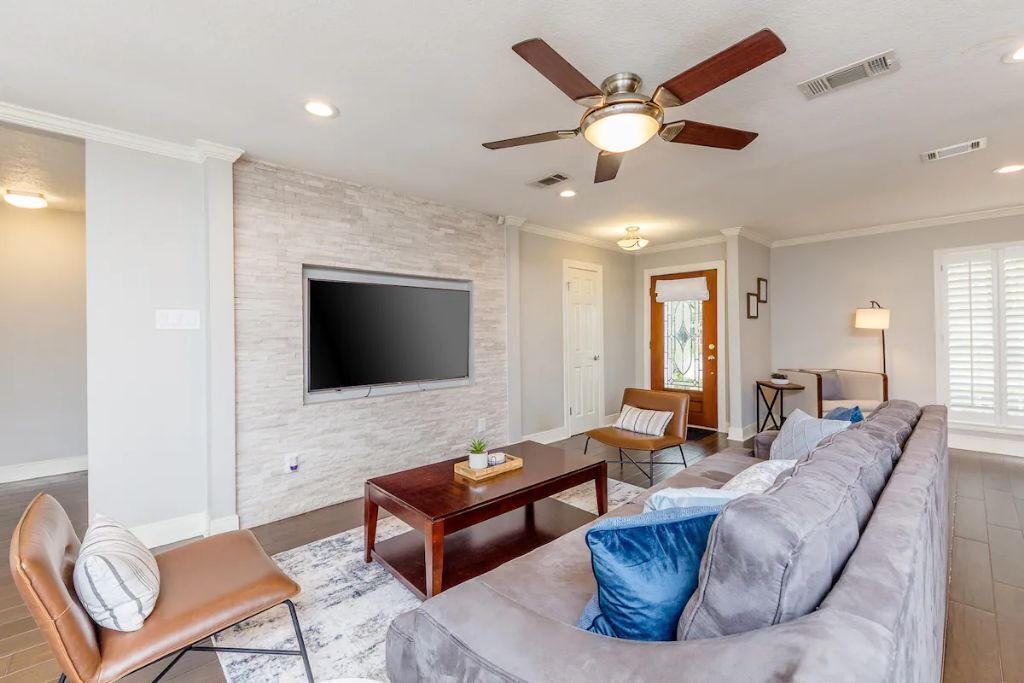 Photo of Livingroom in Meadows Place