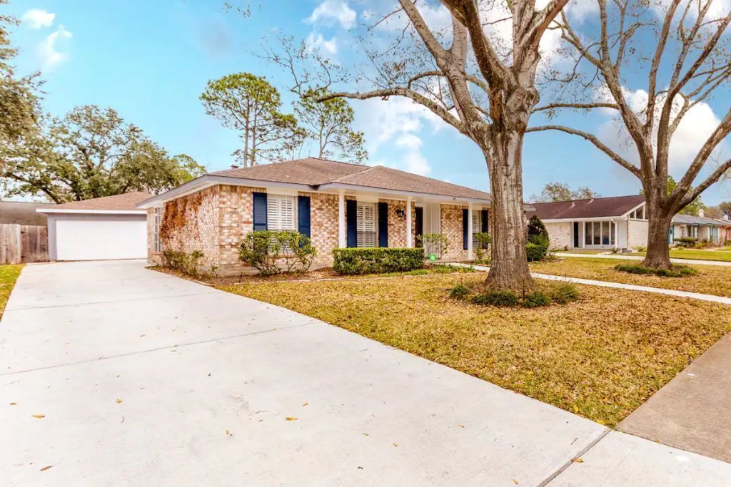 Photo of Outdoor in Meadows Place