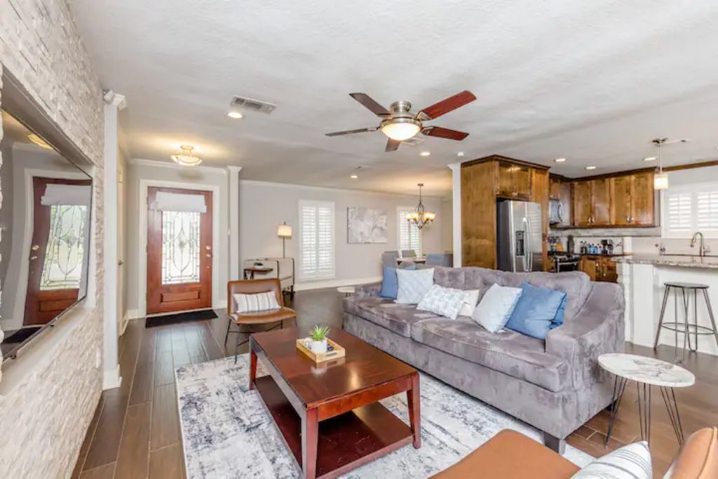 Photo of Livingroom in Meadows Place