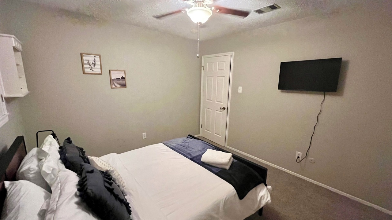Photo of Bedroom in Meadows Place