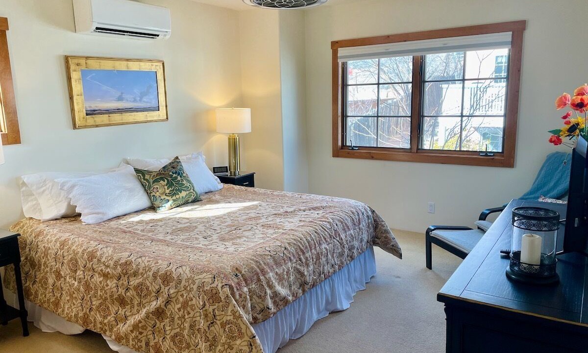 Photo of Bedroom in Northeast Santa Fe