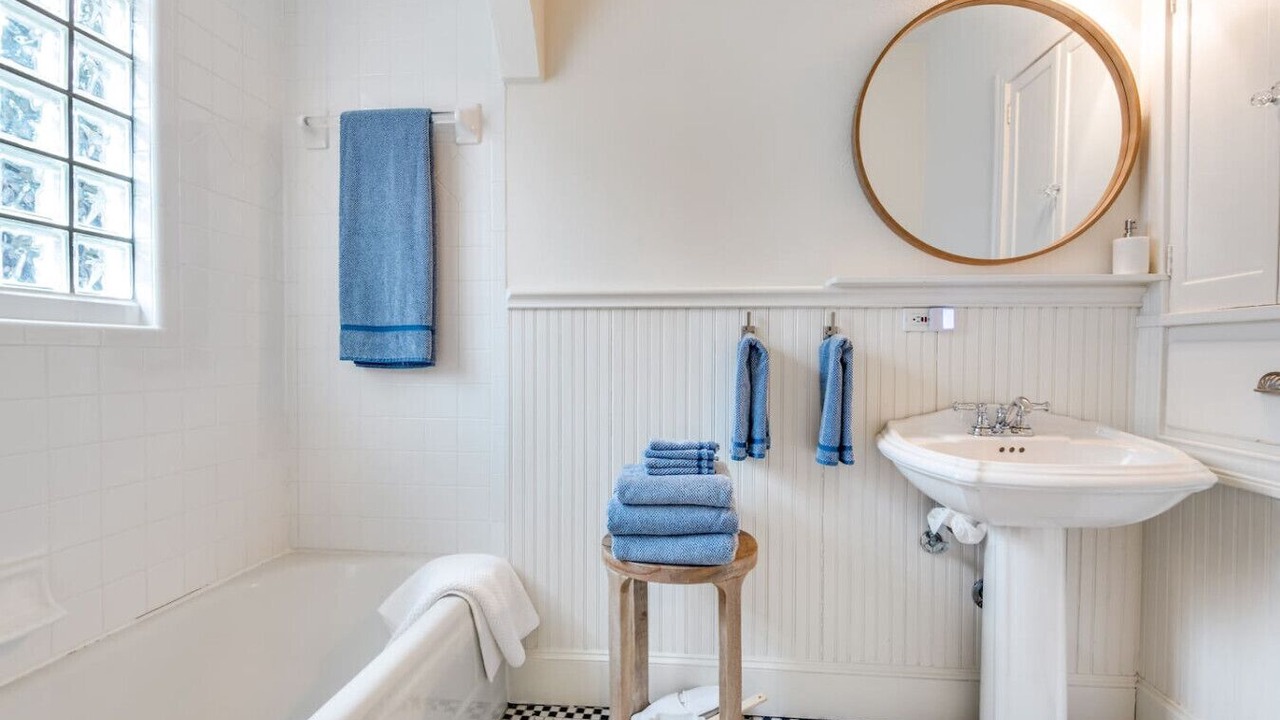 Photo of Bathroom in Greenland Hills