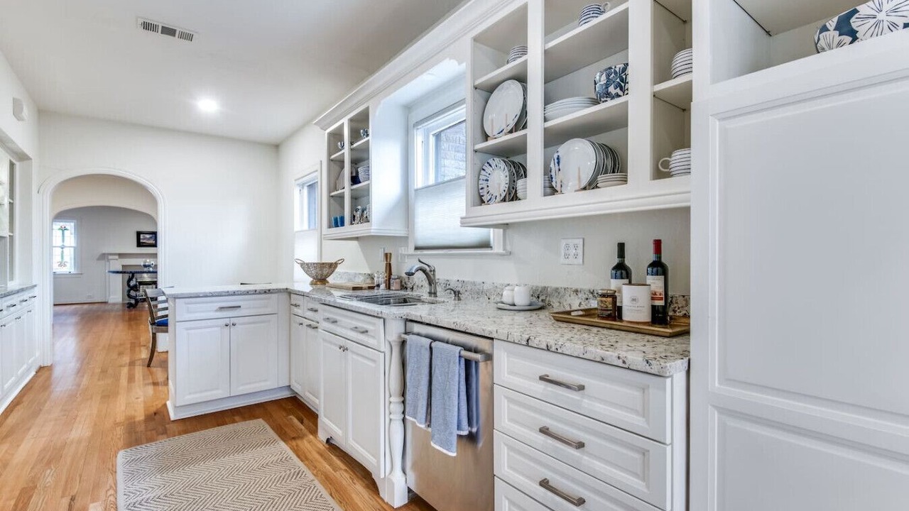 Photo of Kitchen in Greenland Hills