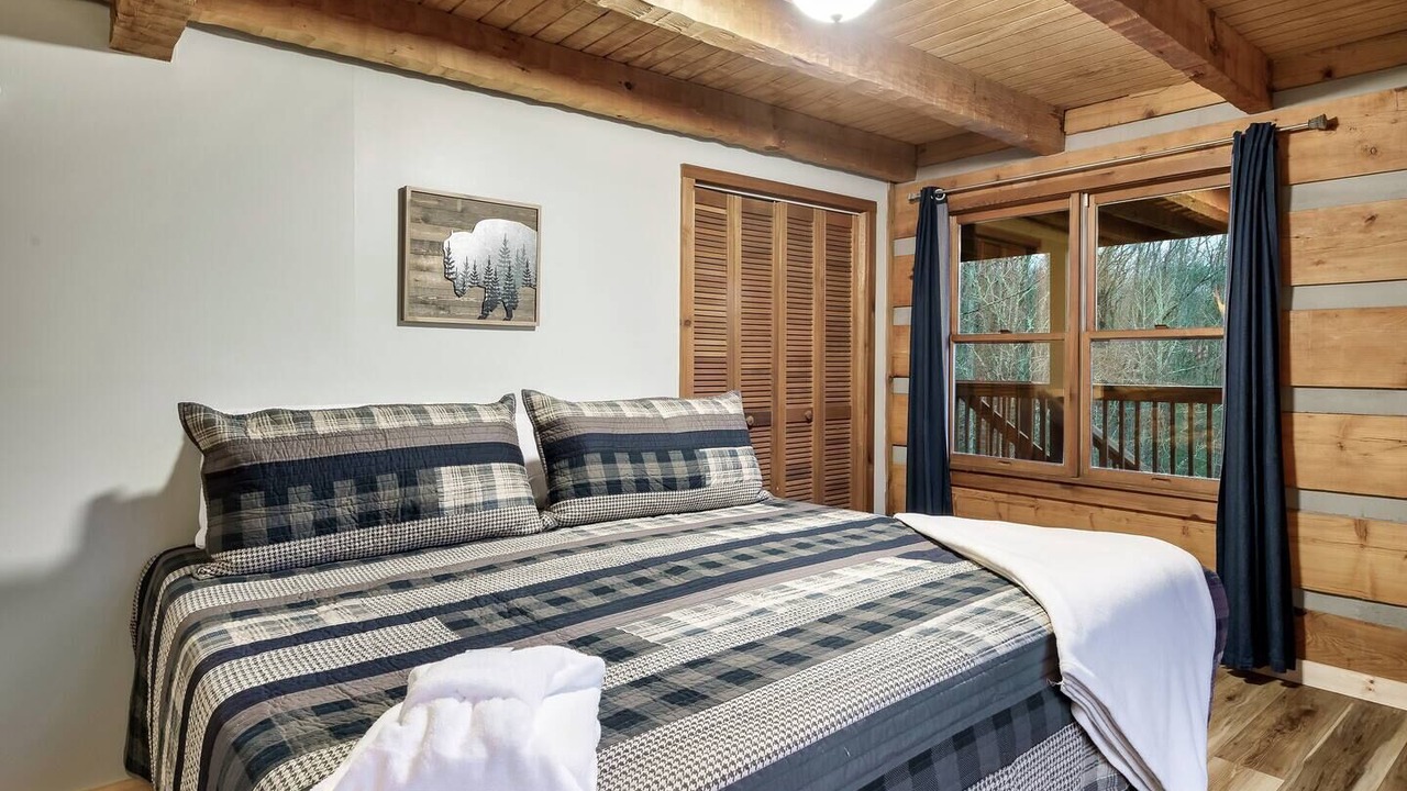 Photo of Bedroom in Gatlinburg - Pigeon Forge