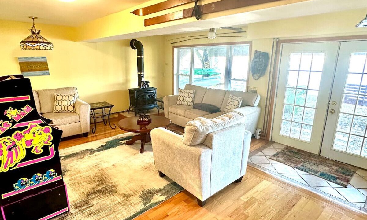 Photo of Livingroom in Honeoye