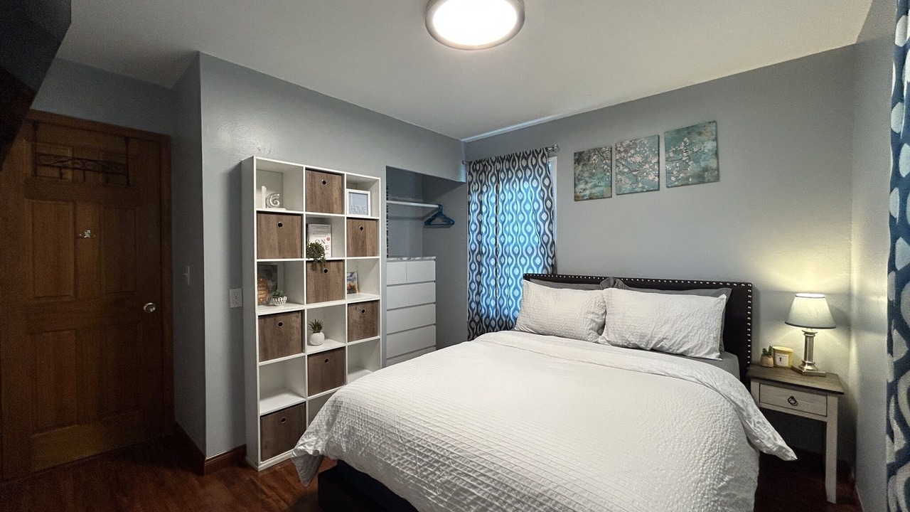 Photo of Bedroom in Overland