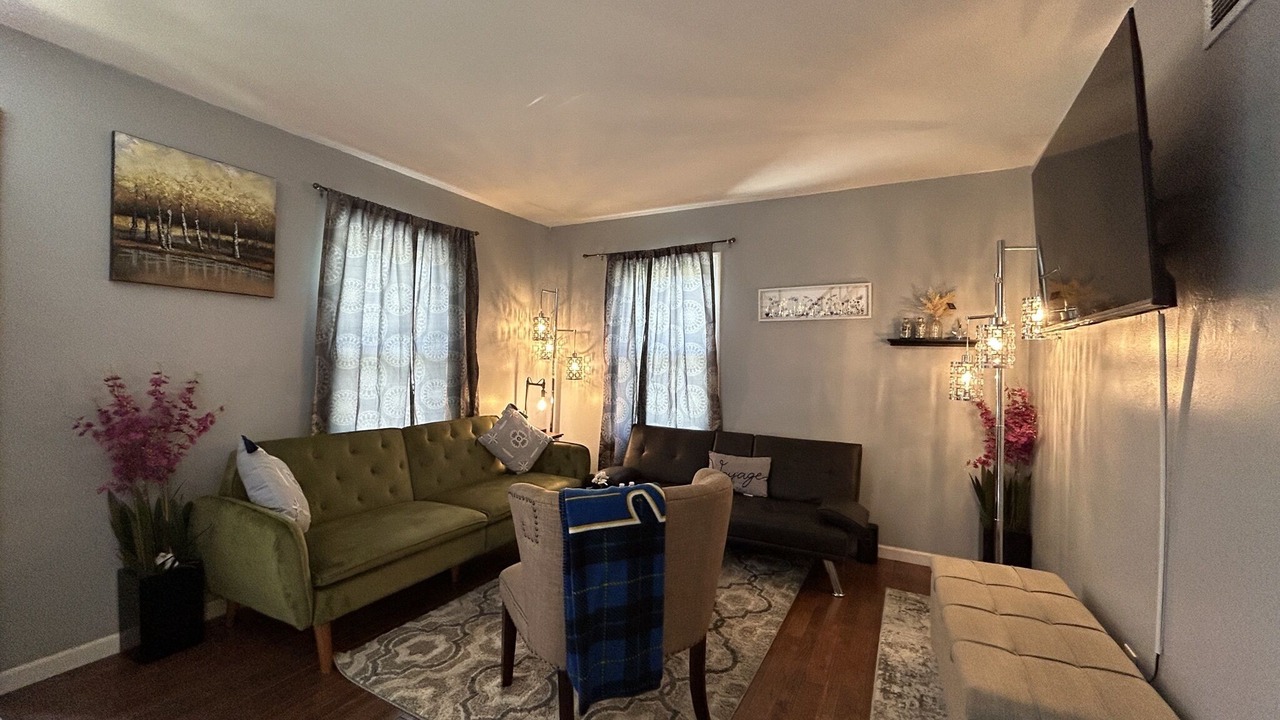 Photo of Livingroom in Overland