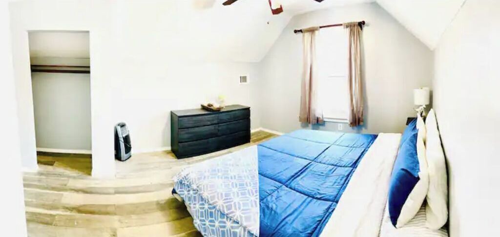 Photo of Bedroom in Overland
