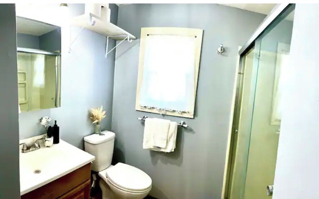 Photo of Bathroom in Overland
