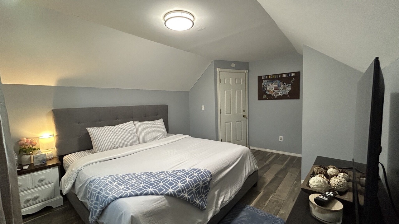 Photo of Bedroom in Overland