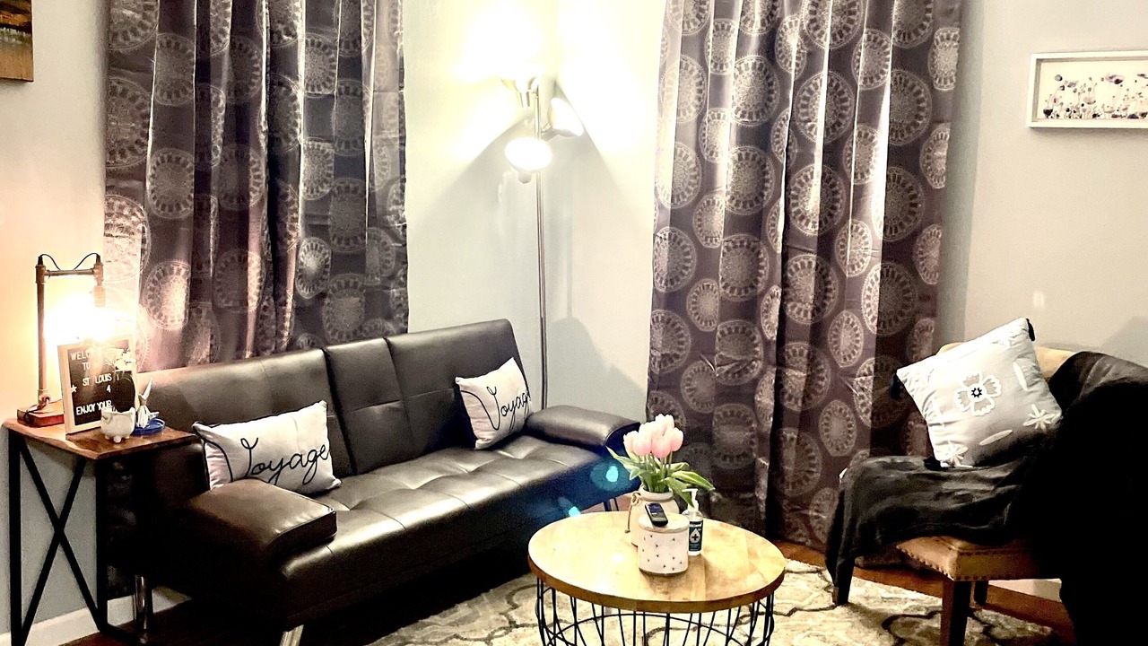 Photo of Livingroom in Overland