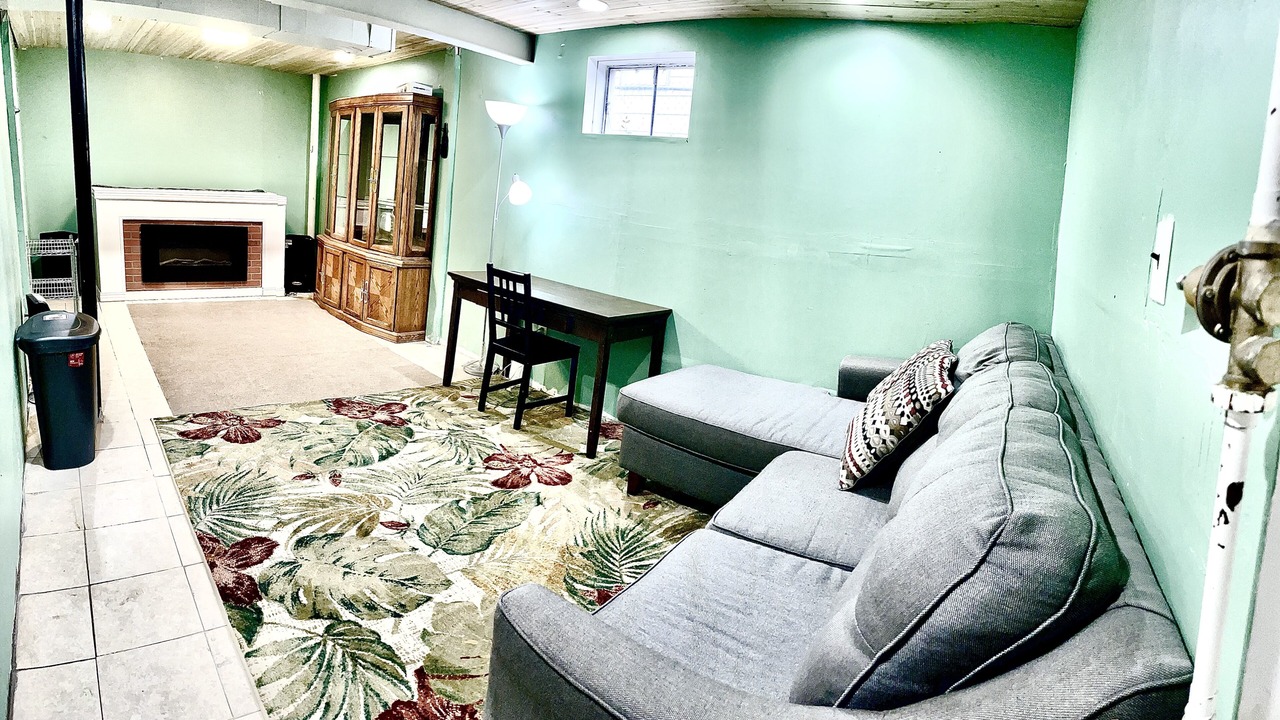 Photo of Livingroom in Overland