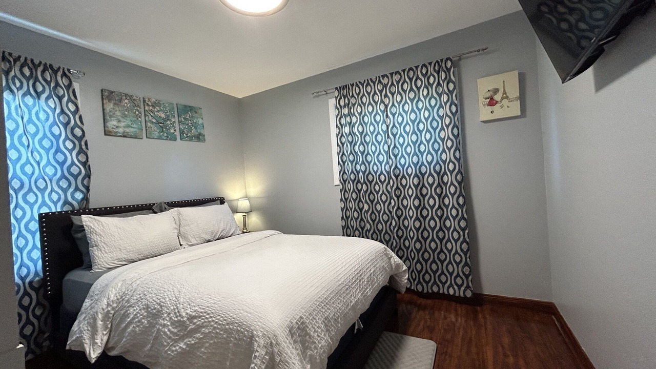 Photo of Bedroom in Overland