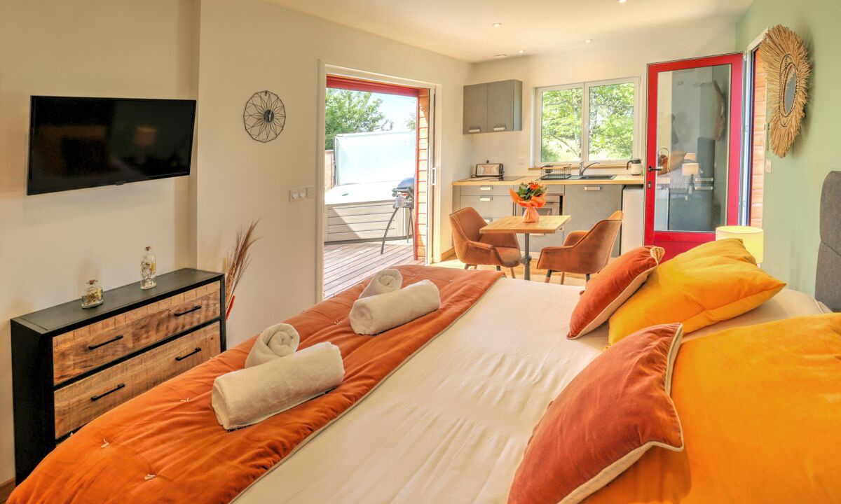 Photo of Bedroom in Saint-Fargeau