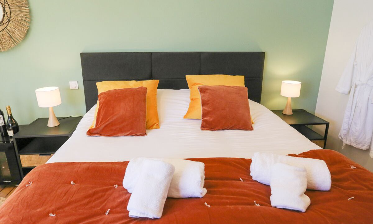 Photo of Bedroom in Saint-Fargeau