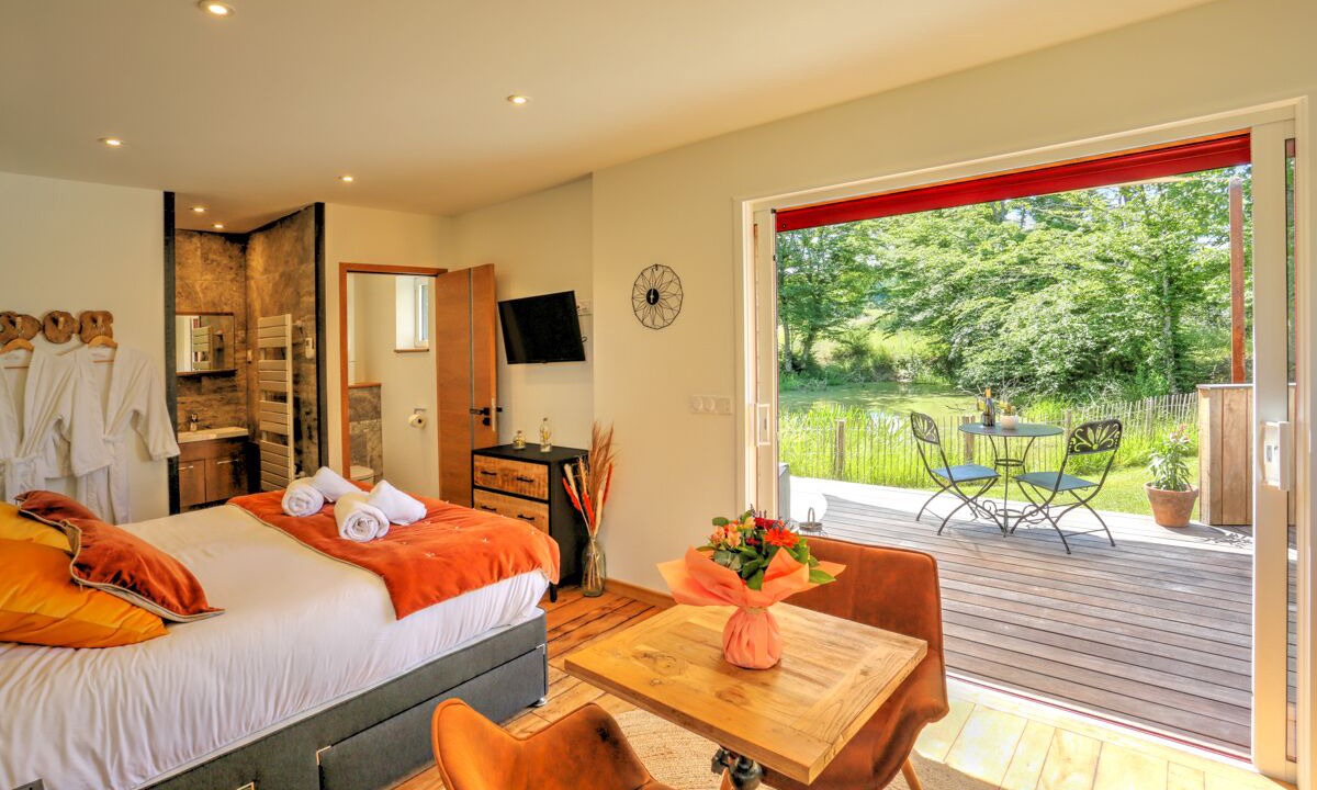 Photo of Bedroom in Saint-Fargeau