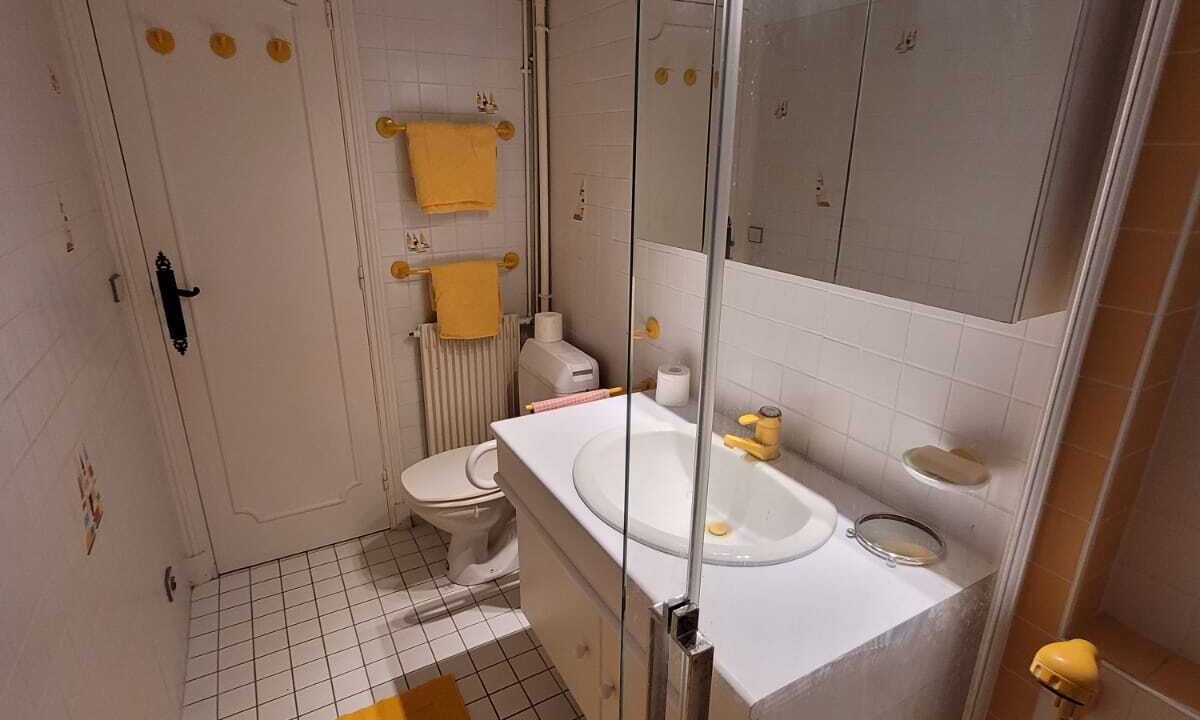 Photo of Bathroom in Deauville City Centre