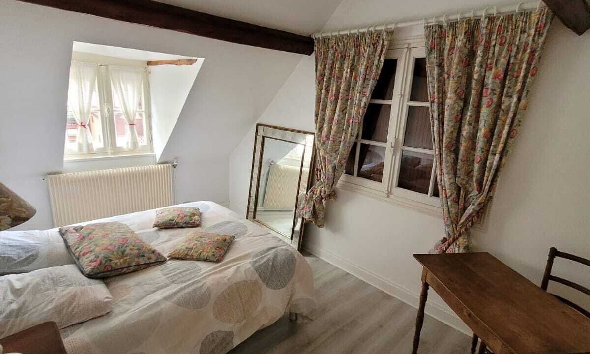 Photo of Bedroom in Deauville City Centre