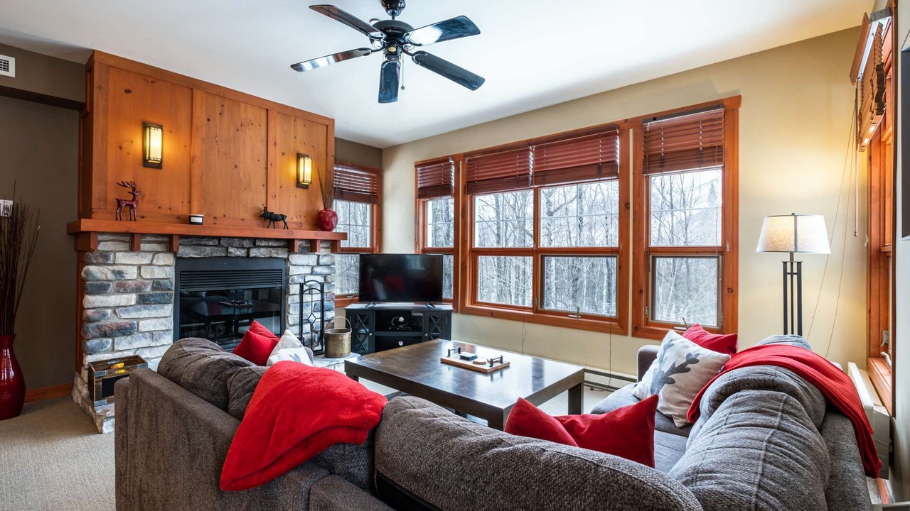 Photo of Livingroom in Tremblant-Les-Eaux