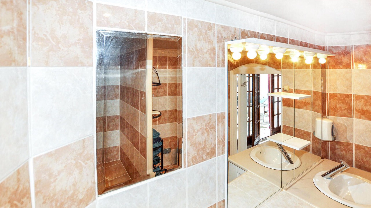 Photo of Bathroom in Villeneuve-les-Montreal