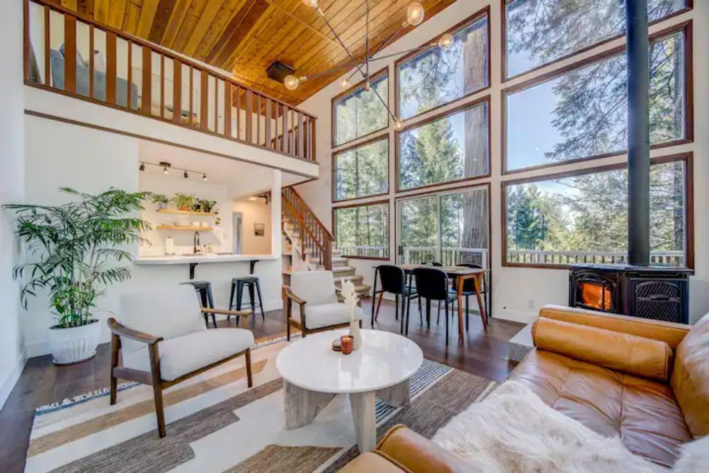 Photo of Livingroom in Nevada City